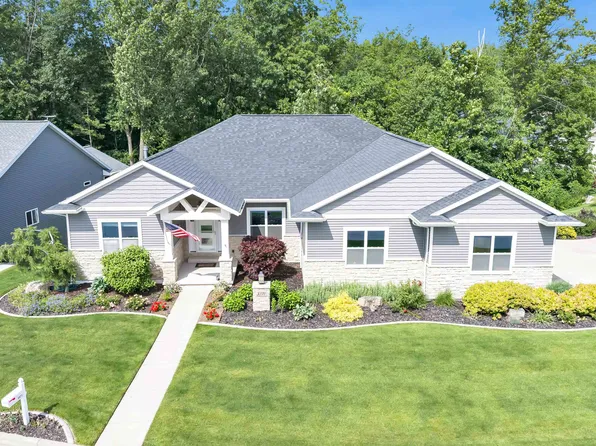 3371 Largo Ridge Ct, Green Bay, WI 54311