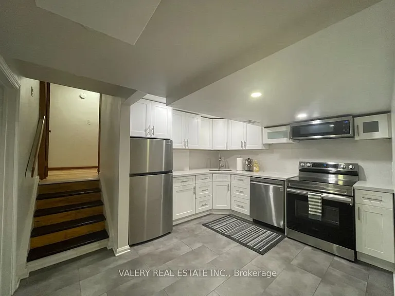 3 Bondhead Pl #2 — Photo 1