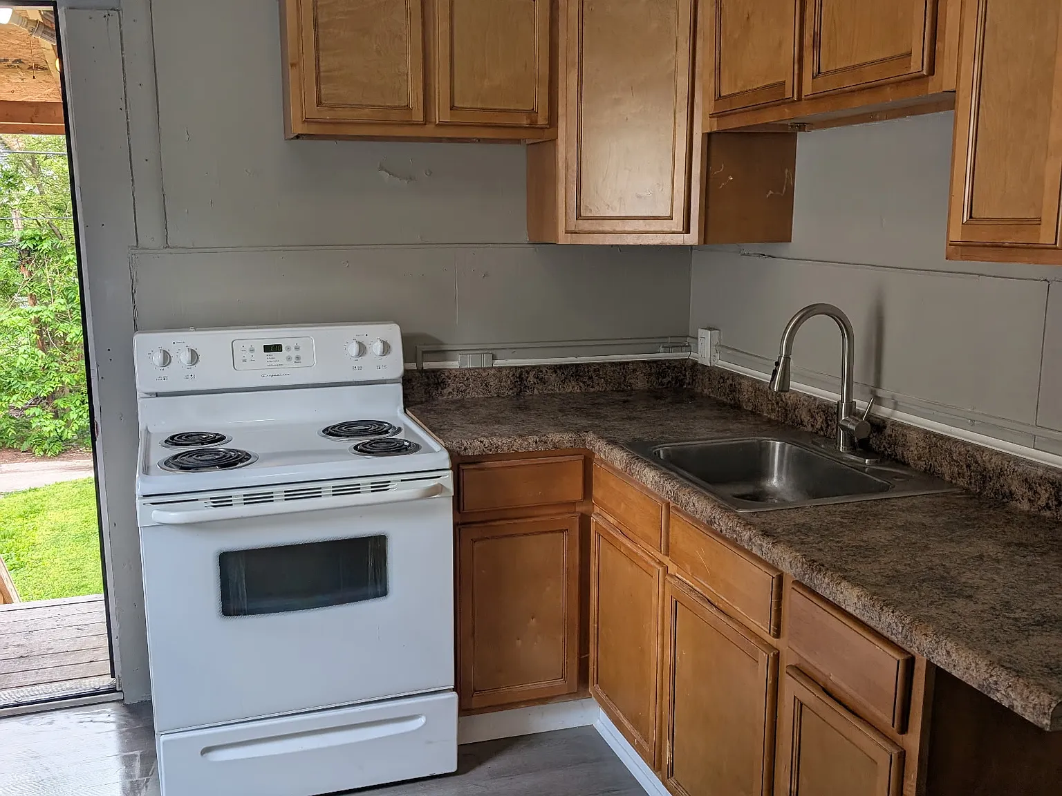 1 bed, 800 sqft, $850 — Photo 1