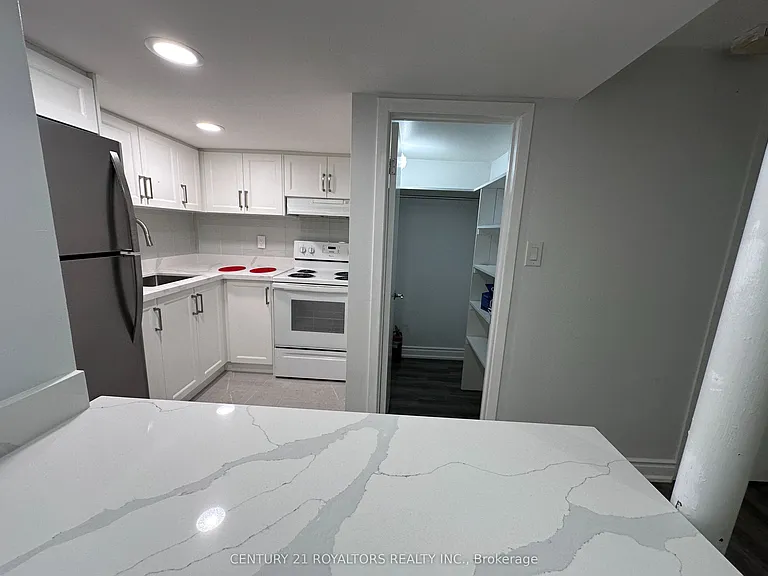50 Marbury Cres #LOWER — Photo 35