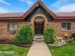 38707 Harrison Creek Ct, Harrison Township, MI