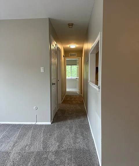406 Stockton Ct — Photo 4