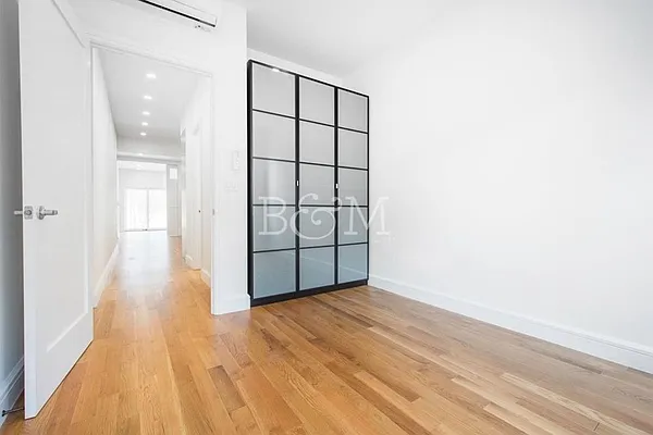 Rented by Brick&Mortar | media 31