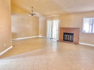 37256 Halfmoon Dr, Palmdale, CA 93550