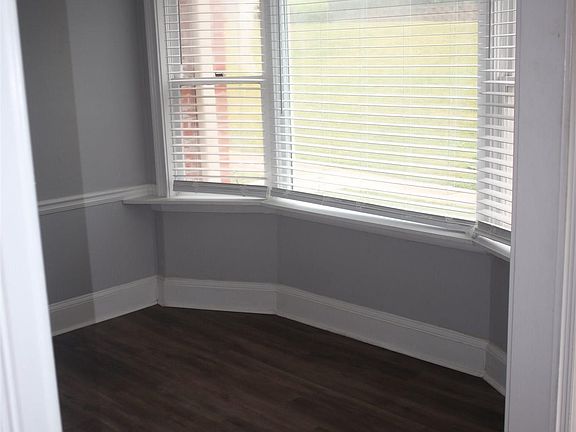 4th image of 105 Oakmont Ln