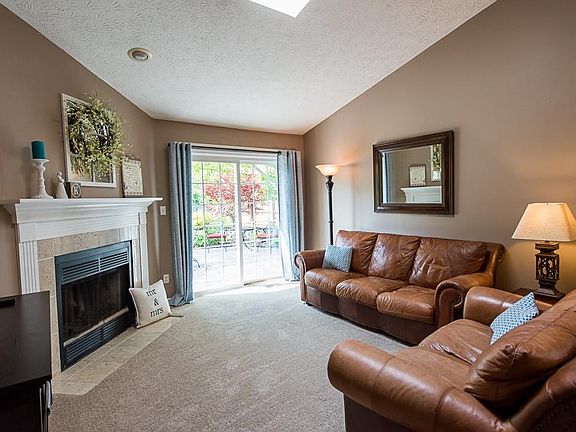 3rd image of 2937 Sunmeadow Ct