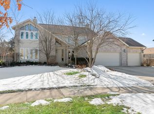 813 Summer Ct, Buffalo Grove, IL 60089