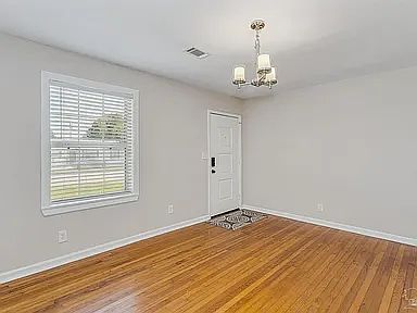 3rd image of 4 Cousineau Rd