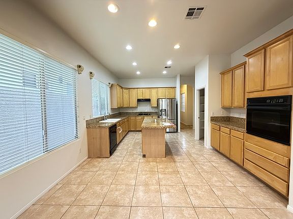 3rd image of 10689 Arundel Ave
