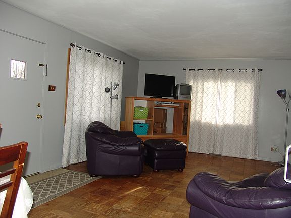 3rd image of 146 Westwood Dr
