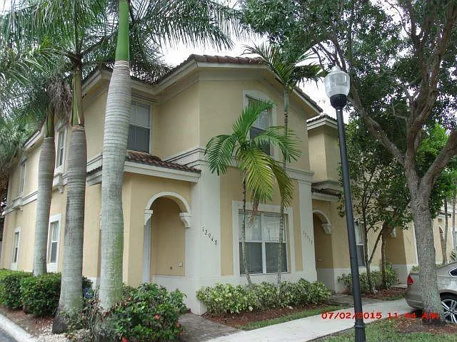 3052 SW 129th Ter #114 — Photo 1