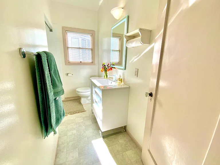 823 D St — Photo 35