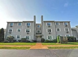 4 Erick Rd APT 100, Mansfield, MA 02048