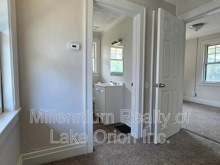 96 Oliver St — Photo 20