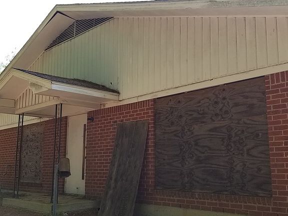 3rd image of 913 Kiln St