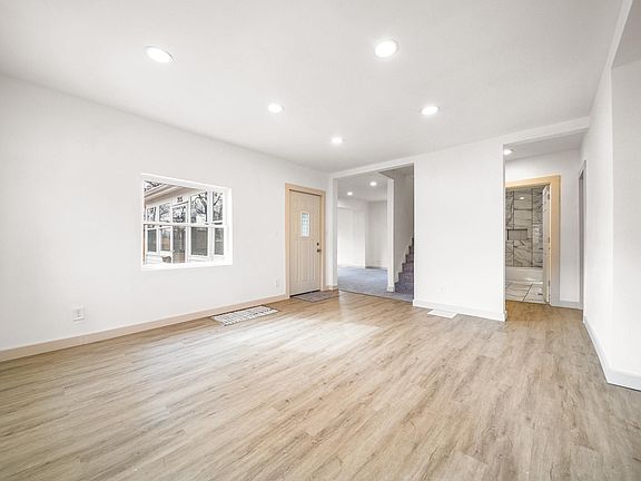 4th image of 205 W Poplar St