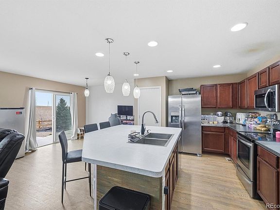 3rd image of 908 Stagecoach Avenue