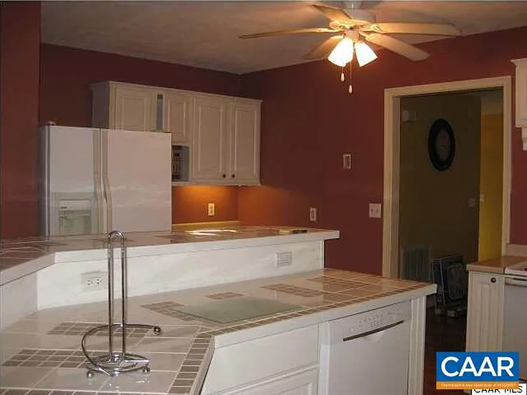 24 Zephyr Rd — Photo 4