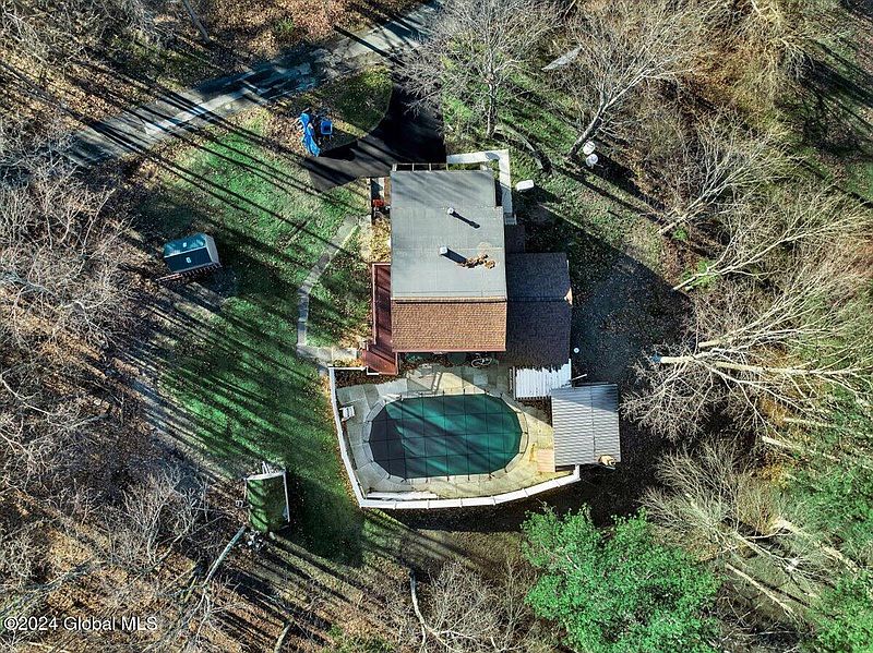 2nd image of 19 Knickerbocker Road