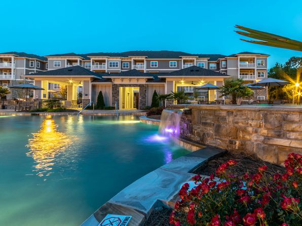 4402 Riverchase Dr #4211