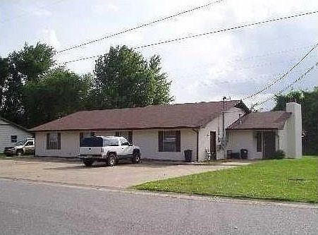 1st image of 802 SE G St
