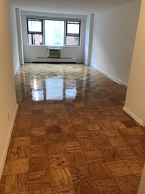 Rented by Metropolis Real Estate of Manhattan | media 14