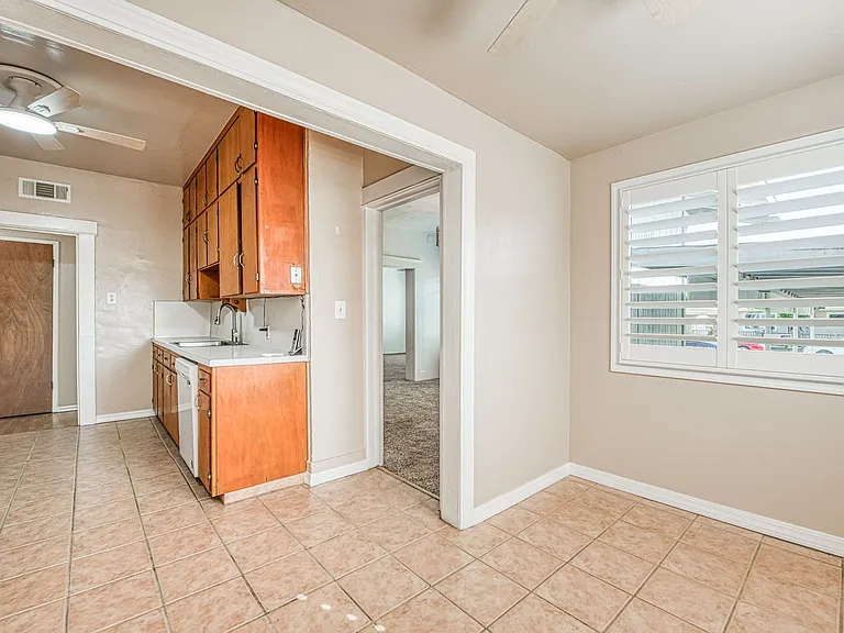 2434 Yerba St — Photo 17