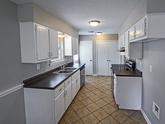 4th image of 7119 Butterfly Dr