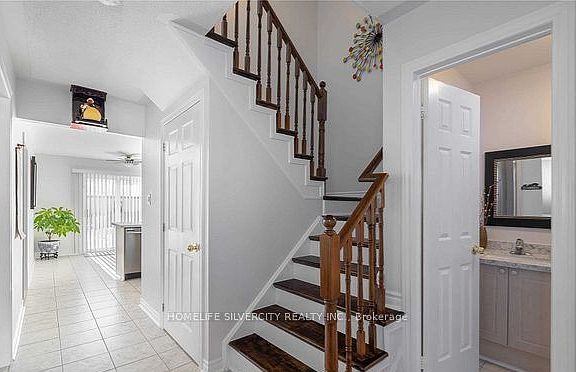 5th image of 680 Langlaw Dr