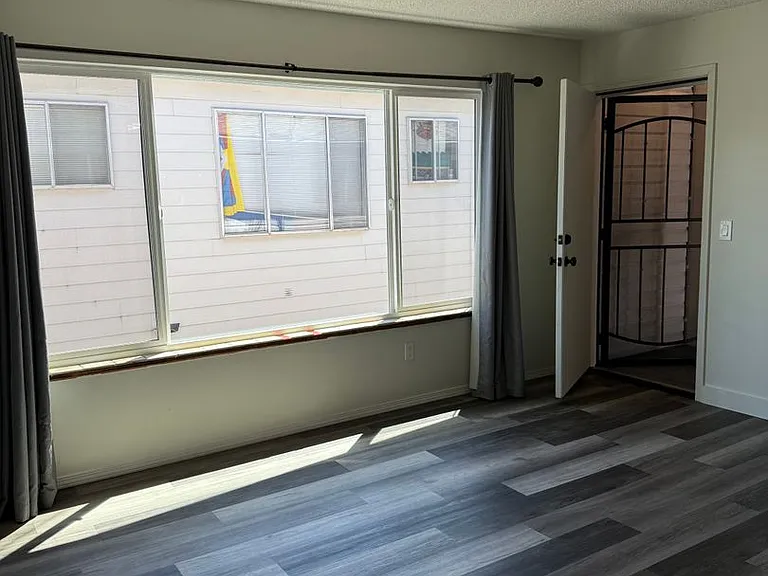 3430 SE 68th Ave — Photo 5