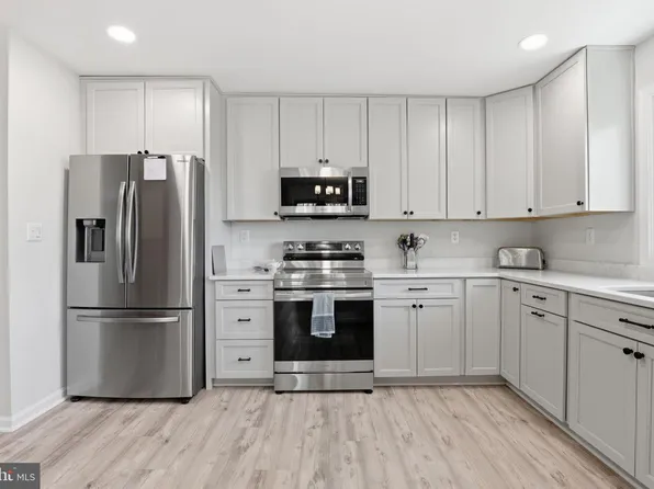 218 Midshipman Cir, Stafford, VA 22554