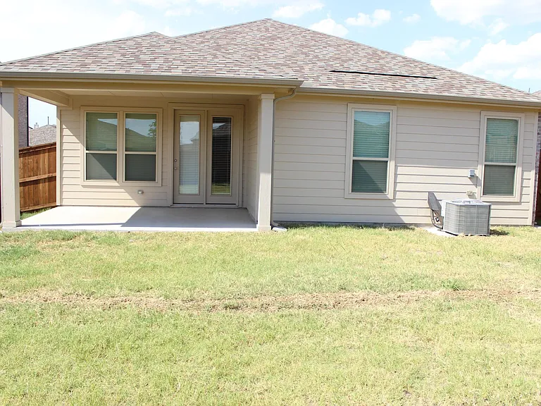 1012 West Dr — Photo 18