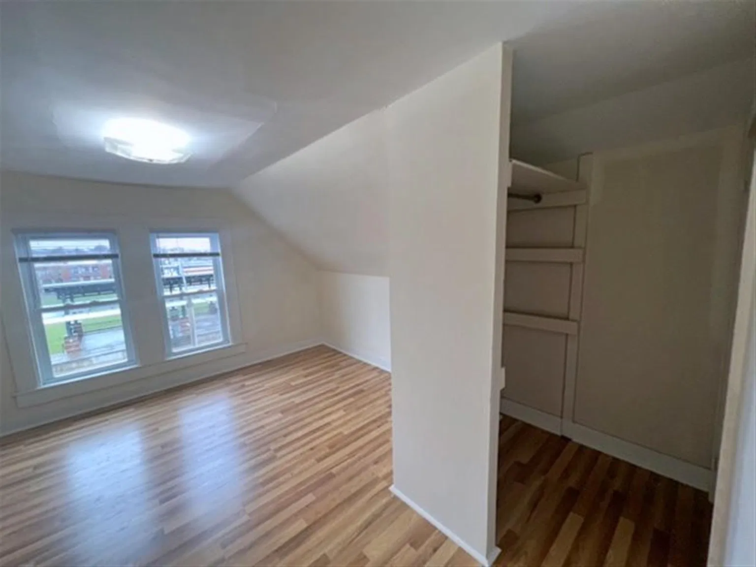 2 bed, 700 sqft, $2,600 — Photo 3