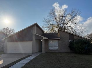 1138 Oxford Dr, Pearland, TX 77584