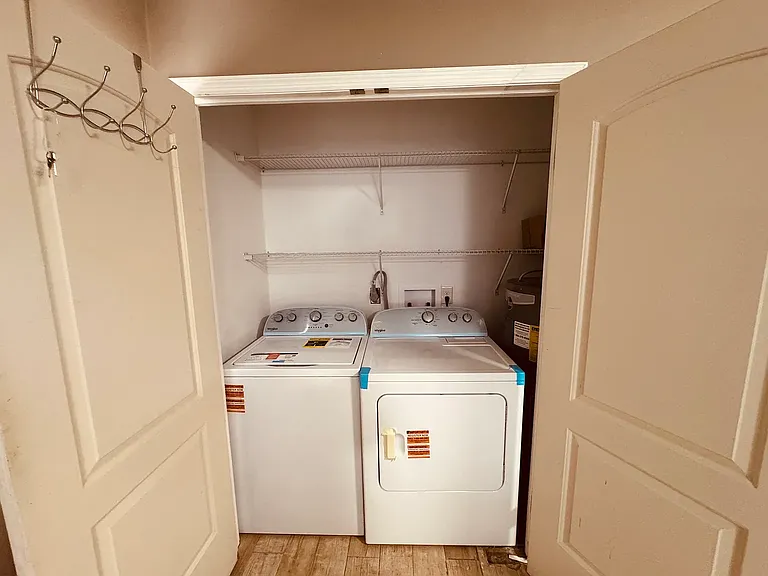 516 Hicks Ave #A — Photo 2