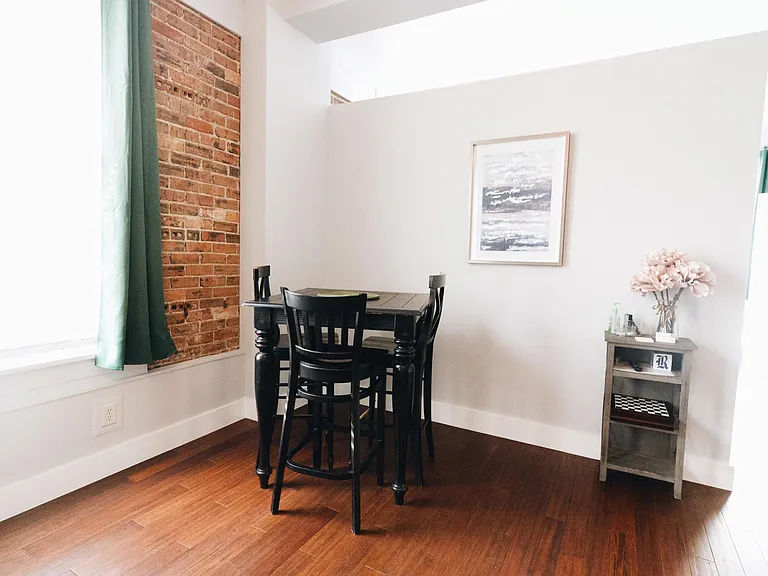 915 Franklin St #5H — Photo 10