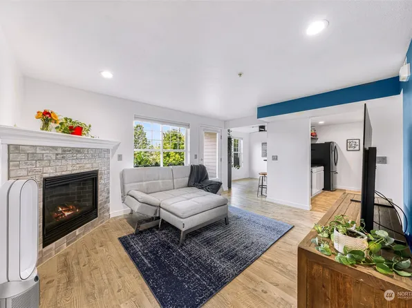 8808 Redmond Woodinville Road NE #C102, Redmond, WA 98052