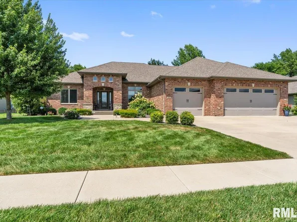 1809 Forest Gln, Chatham, IL 62629