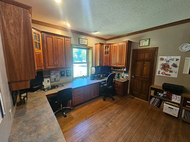 10040 Maple Valley Dr — Photo 8