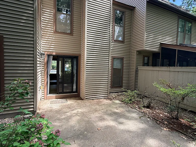 22 Sycamore Ln #22 — Photo 5