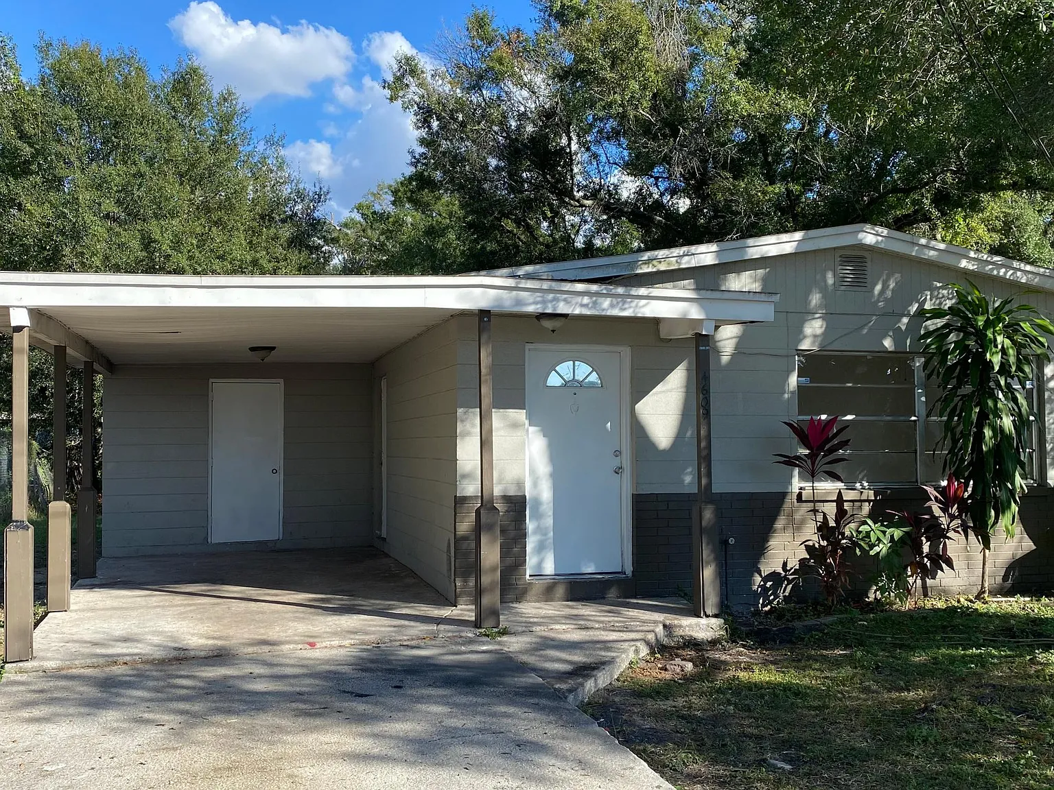 3 bed, 1202 sqft, $1,799 — Photo 3