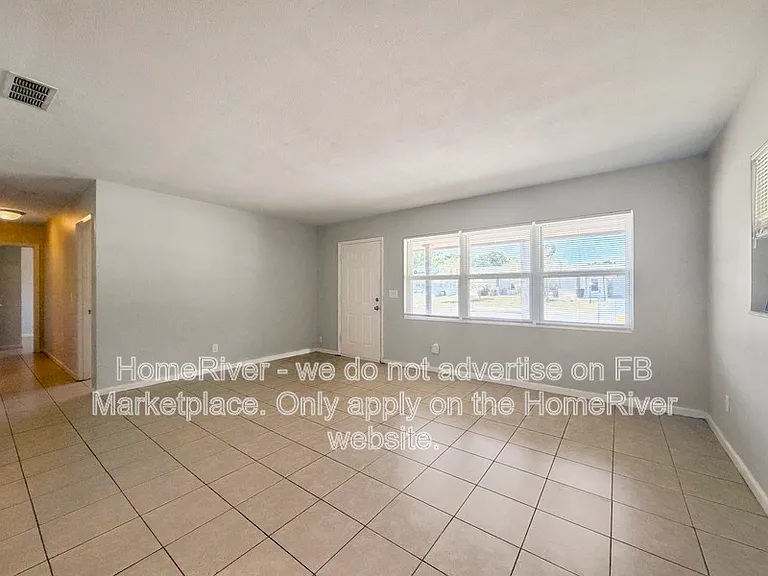 121 Longfellow Rd — Photo 6