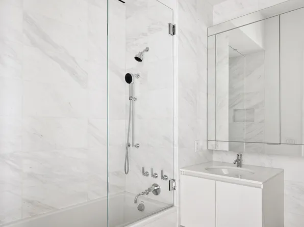 432 Park Avenue image 33 of 38