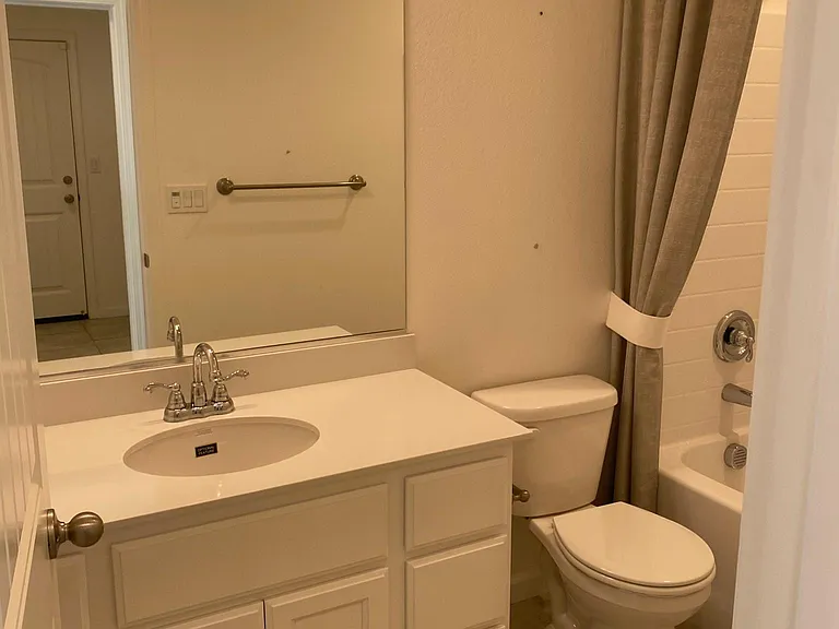 726 Andrea Dr — Photo 4