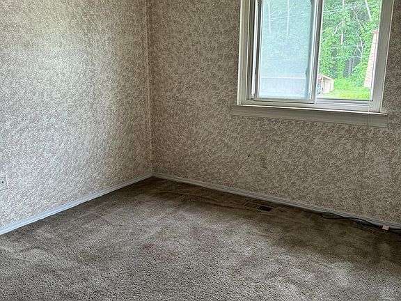 4th image of 15558 Dupage Blvd