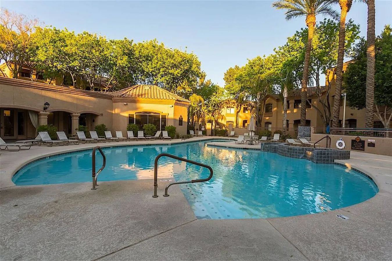 1 bed, 810 sqft, $2,300 — Photo 1