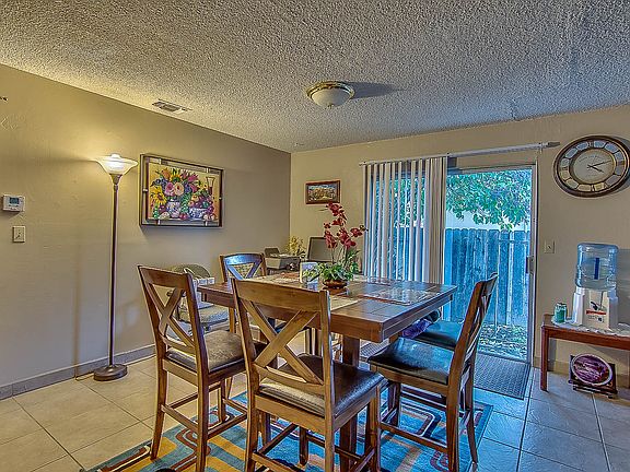 5th image of 5423 Holiday Dr