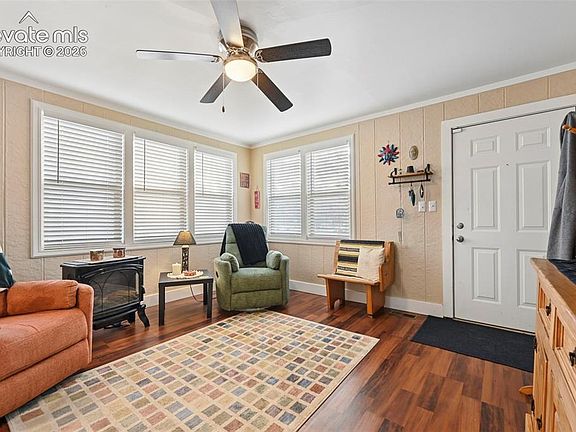 5th image of 619 S Weber St