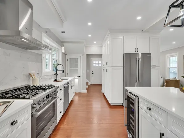 20 Riverview St, Dedham, MA 02026