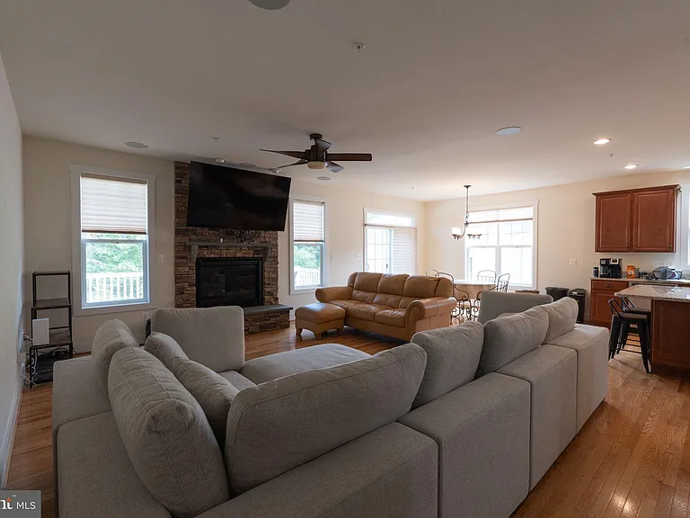 1113 Chevron Rd — Photo 15